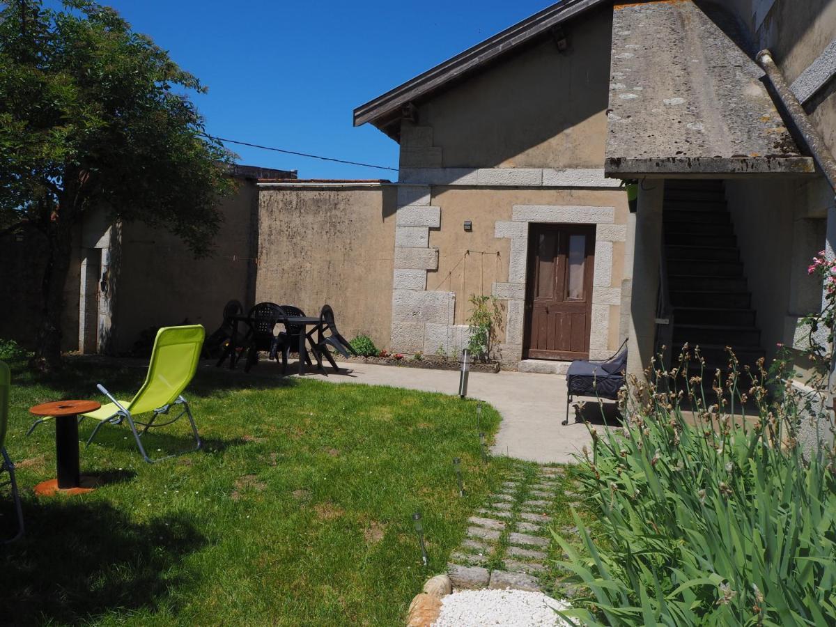 Le Gite Du Haut Chatillon-la-Palud Exterior photo